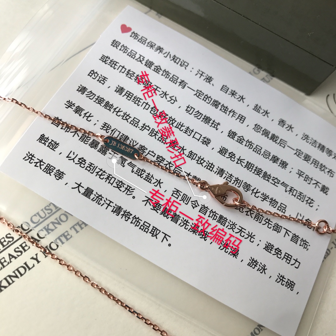 Van Cleef & Arpels VCA四叶草项链中号无钻镀金版 棱形扣采用3层厚镀金 保色性超强 比市面任何版本都强 吊坠直径1