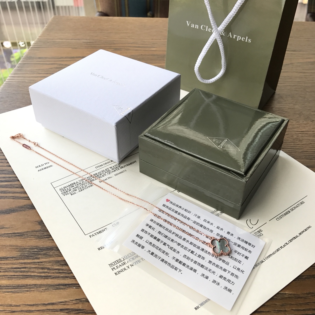 Van Cleef & Arpels VCA四叶草项链中号无钻镀金版 棱形扣采用3层厚镀金 保色性超强 比市面任何版本都强 吊坠直径1