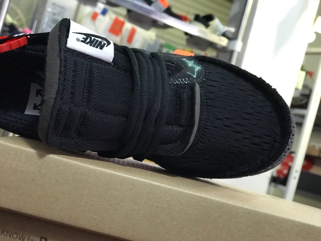 120   周杰伦 陈冠希上脚款<br /><br /> 纯原耐克王联名 Off-White  x Nike Air Presto  <br />原底组合模具，原装大底 由六个分离部分拼接组成 原盒原配 三色鞋带 配原装防盗扣 真标！<br />Size: 36 36.5 37 38 38.5 39 40 40.5 41 42 42.5 43 44 44.5 45 全码齐