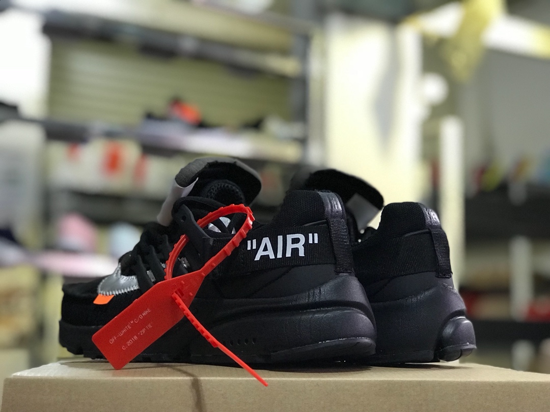 120   周杰伦 陈冠希上脚款<br /><br /> Virgil Abloh x Nike Air Presto ”2018 Black” 纯原耐克王联名<br />原底组合模具，原装大底 由六个分离部分拼接组成 原盒原配 三色鞋带 配原装防盗扣 真标！<br />Size: 36 36.5 37 38 38.5 39 40 40.5 41 42 42.5 43 44 44.5 45