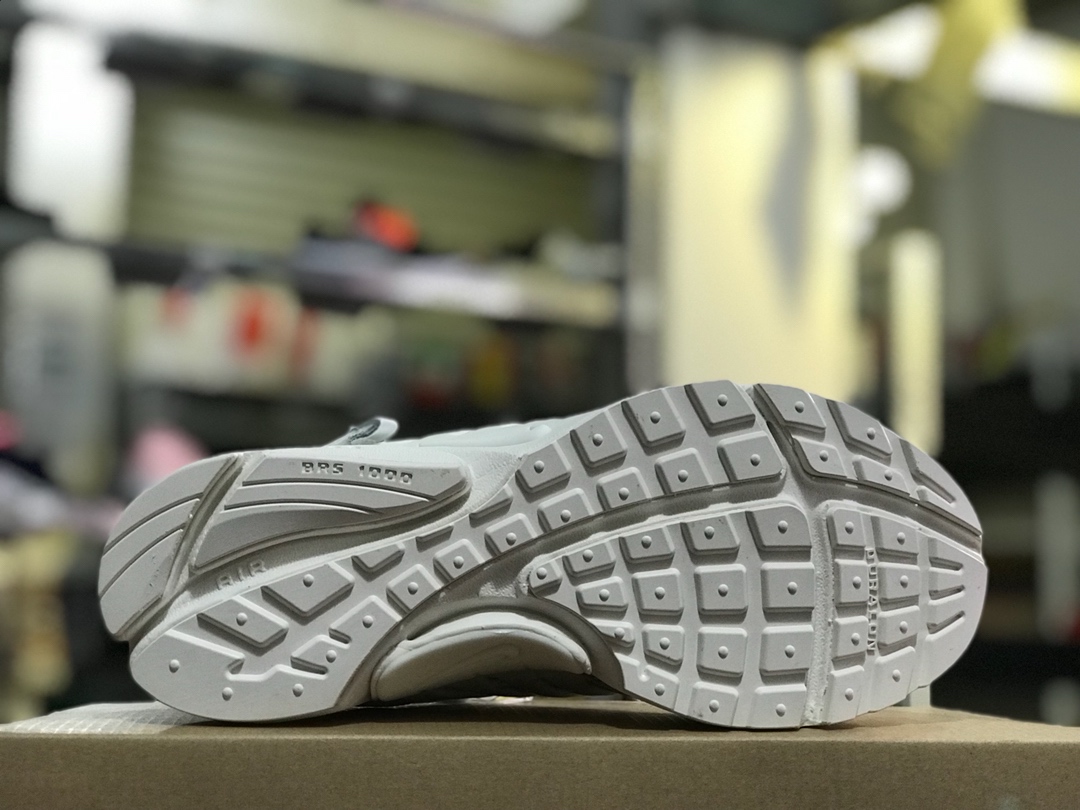 ...放120   周杰伦 陈冠希上脚款<br /><br />公司级 OFF WHITE x Nike Air Presto”Polar Opposites White” 纯原耐克王联名<br />原底组合模具，原装大底 由六个分离部分拼接组成 原盒原配 三色鞋带 配原装防盗扣 真标！<br />Size: 36 36.5 37 38 38.5 39 40 40.5 41 42 42.5 43 44 44.5 45