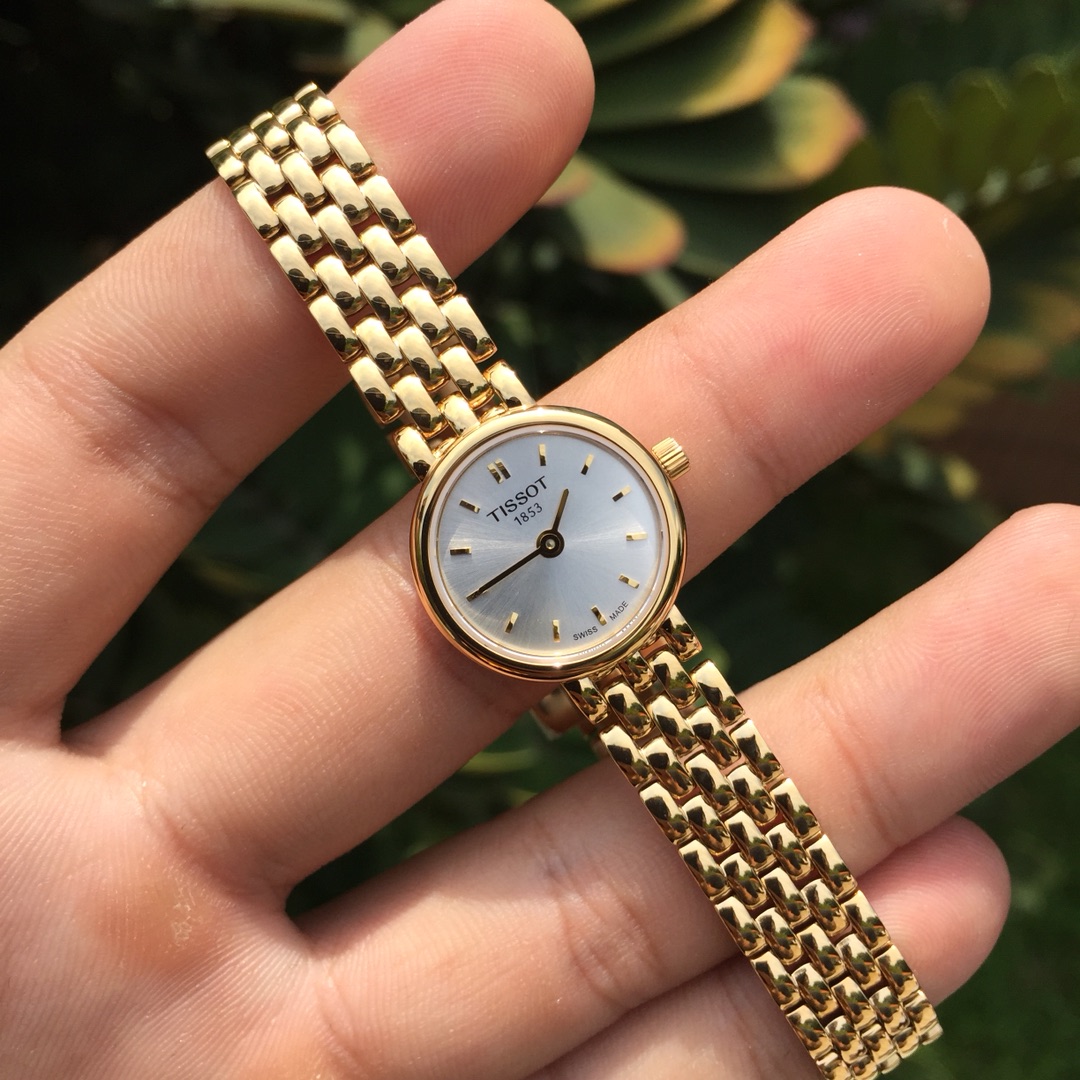 Tissot 乐爱系列石英女表，小巧百搭