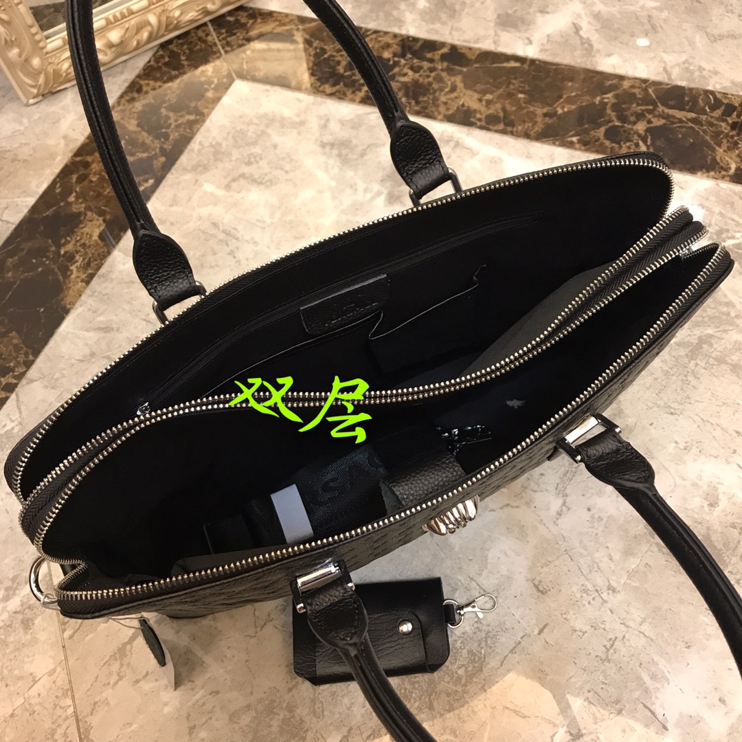不配送钥匙扣 新品👏爆款男士公文包 🌲意大利进口牛皮🌲顶级货，🙀精钢五金均有品牌LOGO,看皮的光泽度，
