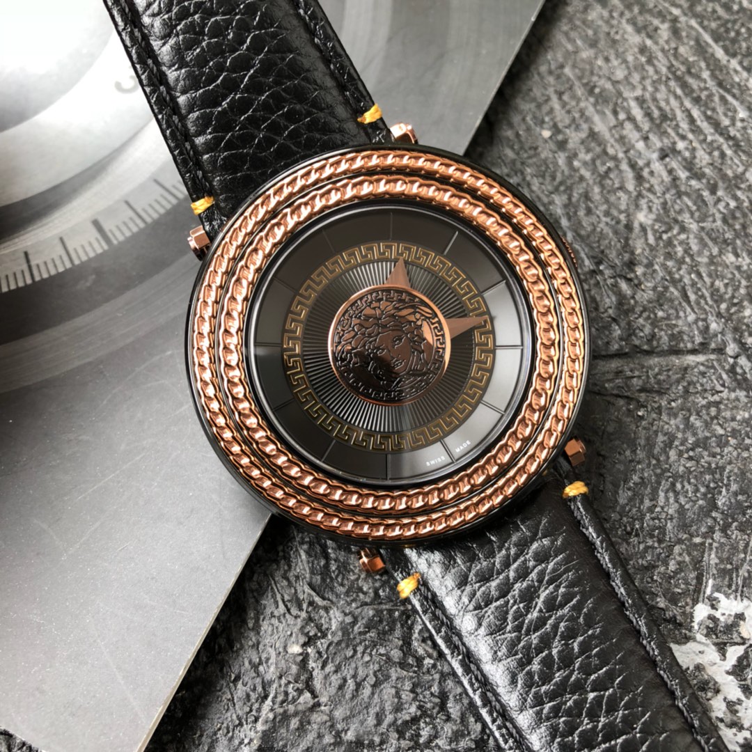 NO:157936,Batch: Original box: 50 popular products in stock, original Versace, classic Versace mysterious time series, Du Meisha logo placed on the surface, three-dimensional dial, exquisite workmanship [color] [color] Original Swiss quartz movement, sapphire glass ~ 44mm watch diameter., versace, versace19860909批:原盒:50 爆款有货,original Versace,经典范思哲神秘时间系列,杜美莎logo 置于表面,立体表盘,精美做工[色][色]原装瑞士石英机芯,蓝宝石玻璃～44mm表径.,,versace,versace,Watch