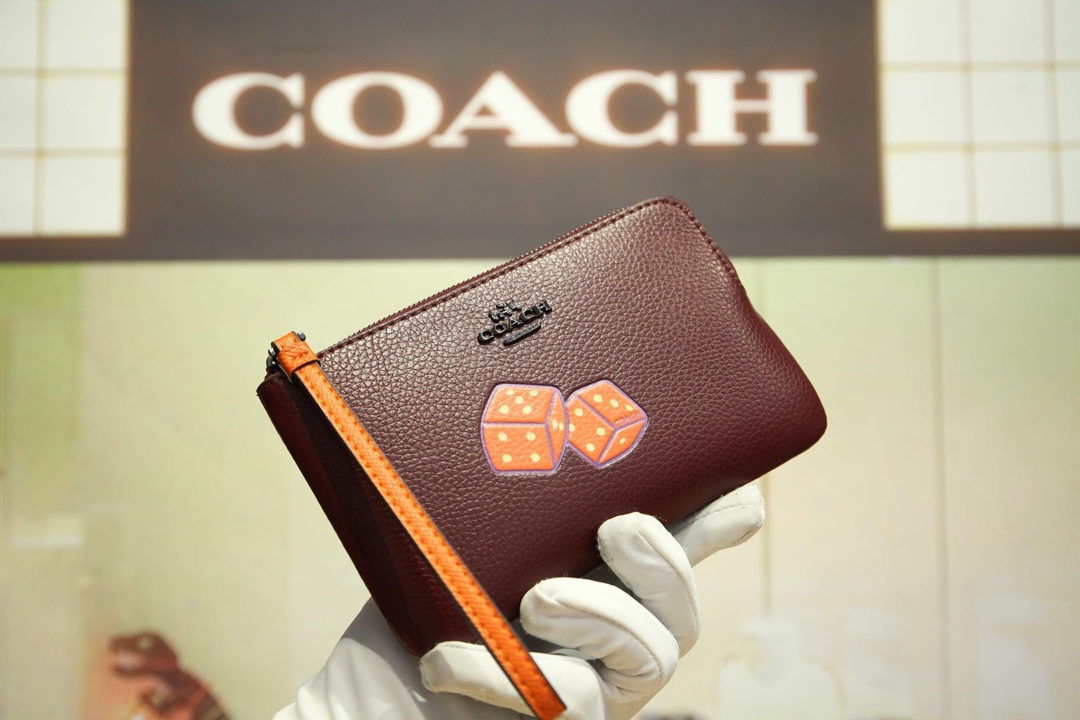 Product Summary: Coach Rose Original Supply Price $189, New Cashier’s Wallet $28384, Visible Cow Skin Support, Cherry Summer Chick Apple Drop.