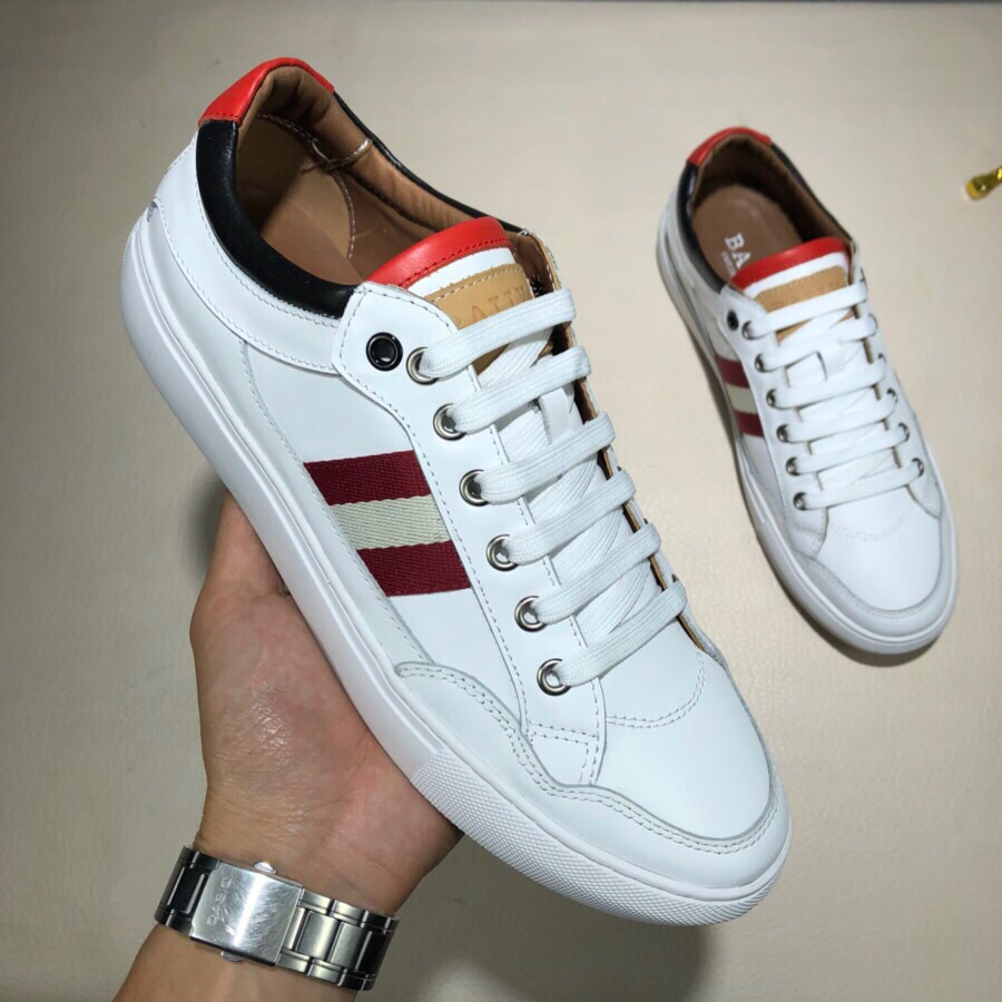 I5 。。最BALLY巴利 香港专柜休鞋独家款意大利原版头层牛皮奢华 牛皮内里，欧美大师设计 完美造型打造专柜品质，防滑橡胶耐磨大底，原单品质，设计上很独特的美，超级百搭也很舒服的。高档不失品味，时尚、新颖绝对的焦点 38-44 码