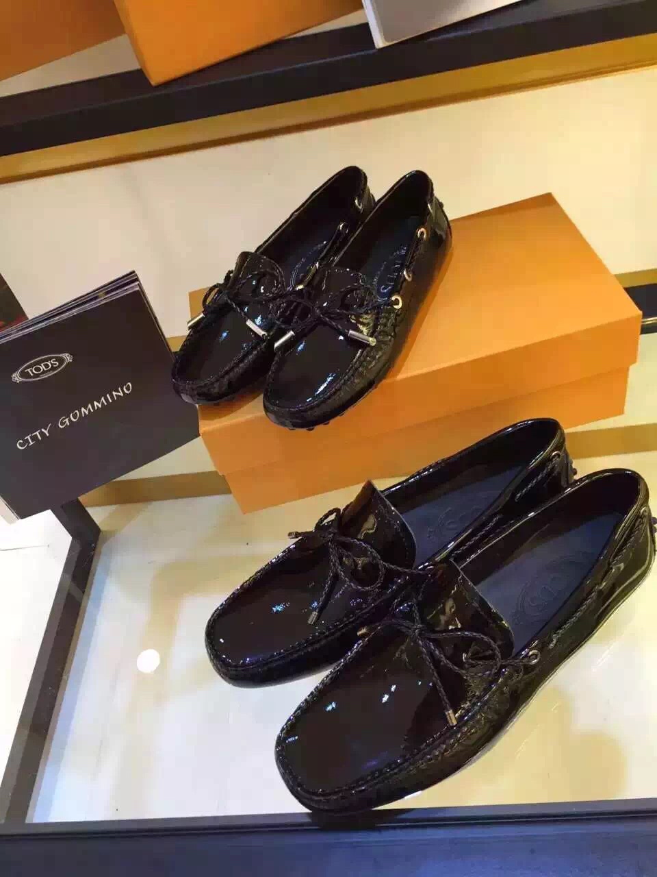NO:649095,[TODS] 05475 trendy models are shipped simultaneously from Tods counters [Applause] [Applause] Black patent leather with black shoelaces [Rose] [Rose] The best choice for fashionable and casual driving people [Love] [Love] Men's size 38-45/Female size 35-40, Loafers, Tod's, loafers19860909【TODS】05475潮流款托德斯专柜同步出货[鼓掌][鼓掌]黑色漆皮色黑配色鞋带[玫瑰][玫瑰] 时尚休闲开车一族的不二选择[爱心][爱心]男款码数38-45/女款码数35-40,,乐福鞋,Tod's,loafers,Women's Shoes