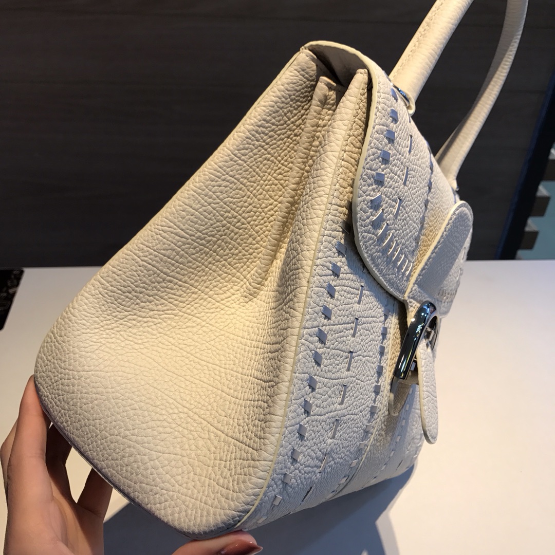 델보 천연 가죽 꼬임 디자인 28 cm 가방 상세 이미지 5