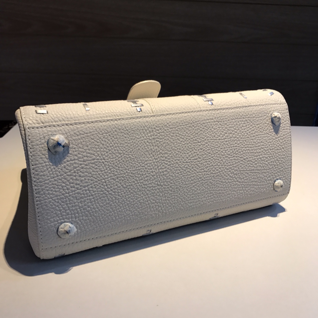 델보 천연 가죽 꼬임 디자인 28 cm 가방 상세 이미지 9