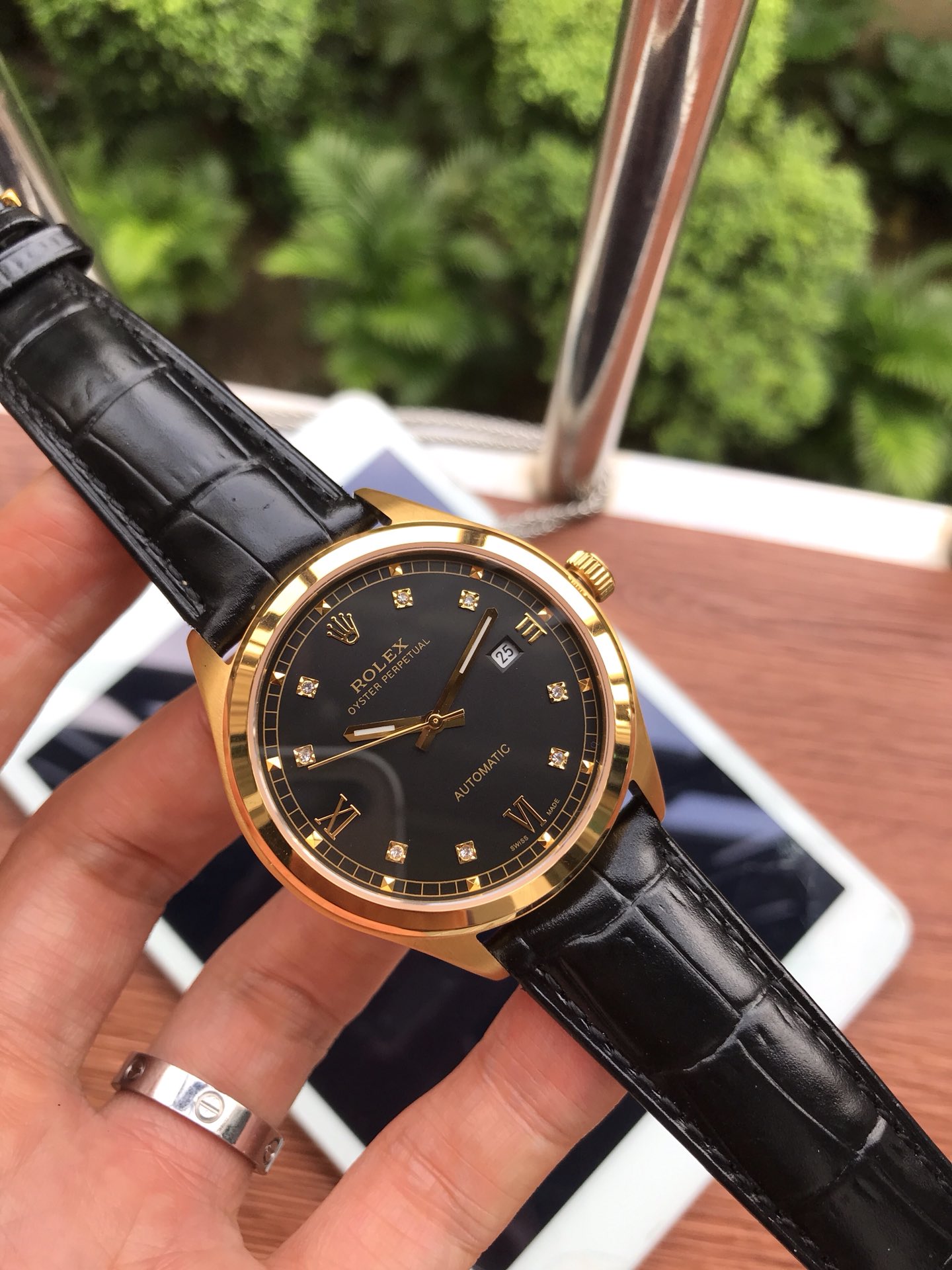NO:764964,Upgraded version of Rolex three-hand calendar mechanical watch, built-in Japanese original Citizen 821A movement, accurate travel time (zero repair), sapphire scratch-resistant mirror, Italian imported calf leather strap/316 stainless steel strap, size 41mm 12mm, please look for the exclusive quality of luxury street, rolex, cowhide19860909劳力士三针搭配日历机械表升级版,内置日本原装西铁城821A机芯,走时精准（零返修）,蓝宝石防刮镜面,意大利进口小牛皮带/316精钢表带,尺寸41mm 12mm请认准奢华街独家品质,,rolex,cowhide,Watch