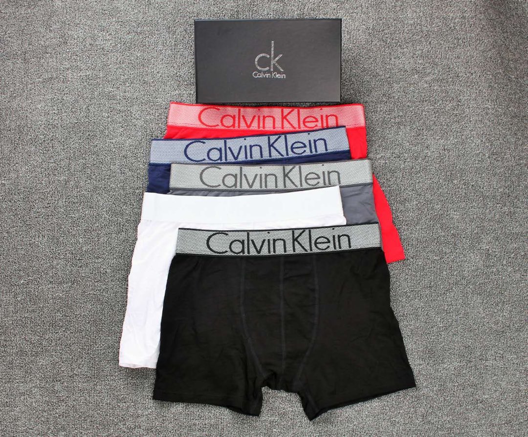  。。。新款上市 Calvin klein选用上好的莫代尔面料 舒适透气 质量超👍👍 送人自用都是最佳选