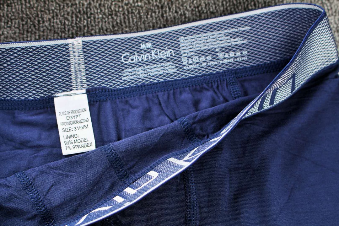 。。。新款上市 Calvin klein选用上好的莫代尔面料 舒适透气 质量超👍👍 送人自用都是最佳选