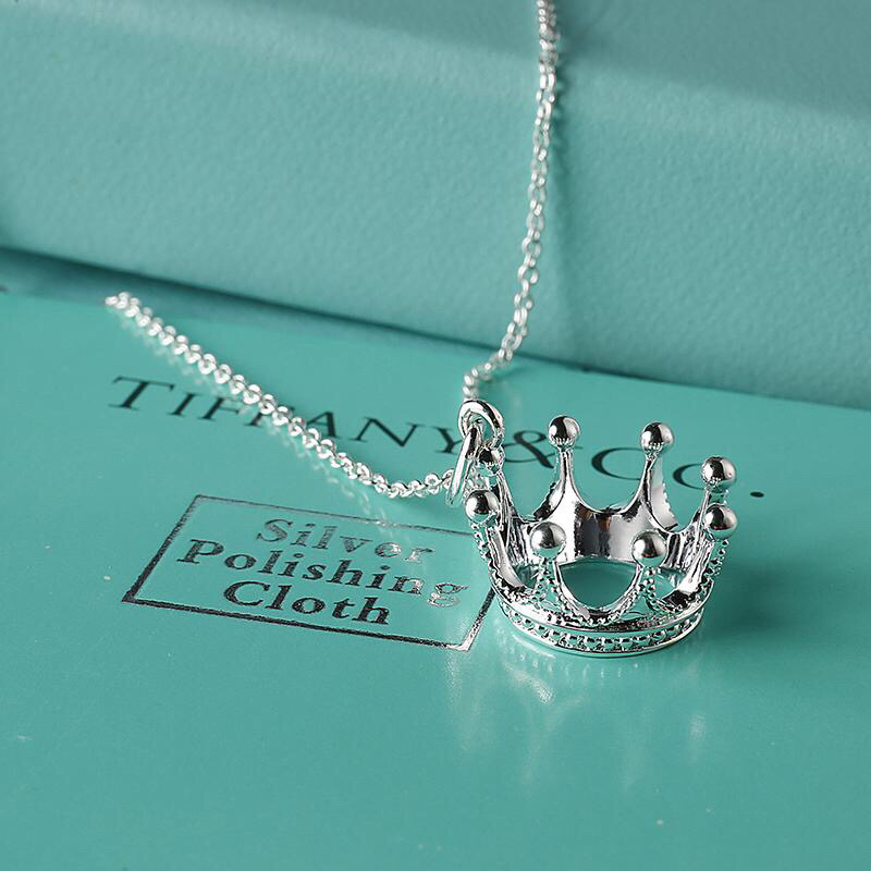 NO:103747,925 Sterling Silver Tiffany Crown Necklace is a symbol of nobility, very special, it is a niche style, and it is very attractive to the current jewelry at first sight., Tiffany necklace, tiffany, necklace, pure silver19860909925纯银蒂芙尼皇冠项链 高贵的象征,很特别, 属于小众款式, 看到第一眼很吸引目前的饰品.,蒂芙尼项链,tiffany,necklace,pure silver,Jewelry