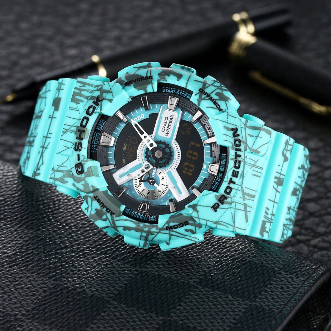 E0   Casio 卡西欧 GA110系列，最高版本，主要功能：45度自动抬手灯，防震防水，世界时间，倒计时，闹铃，间歇响报，日历.尺寸：52mm大号 全套