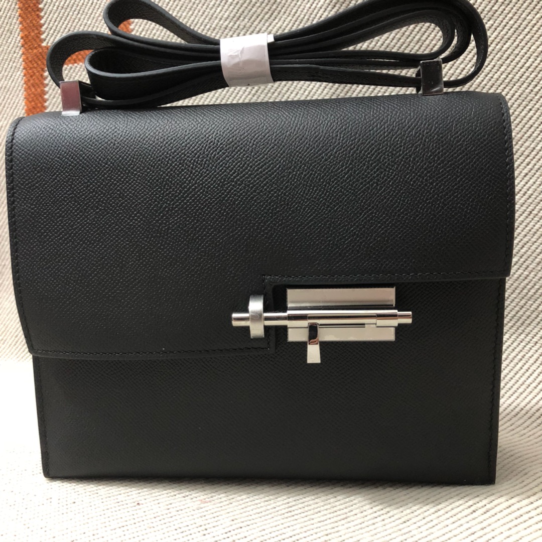 NO:697960,Wax thread sewing, large size 24cm, as shown in the color, ready-made esom cowhide, Hermes Verrou pistol bag, latch bag, same style as Yang Mi, Hermes, hermes, hermes, cowhide, Hermes,19860909蜡线缝制 大号24cm 如图颜色 现货esom牛皮 Hermes Verrou 手枪包 插销包 杨幂同款,爱马仕,hermes,hermes,cowhide,Hermes,,Bag