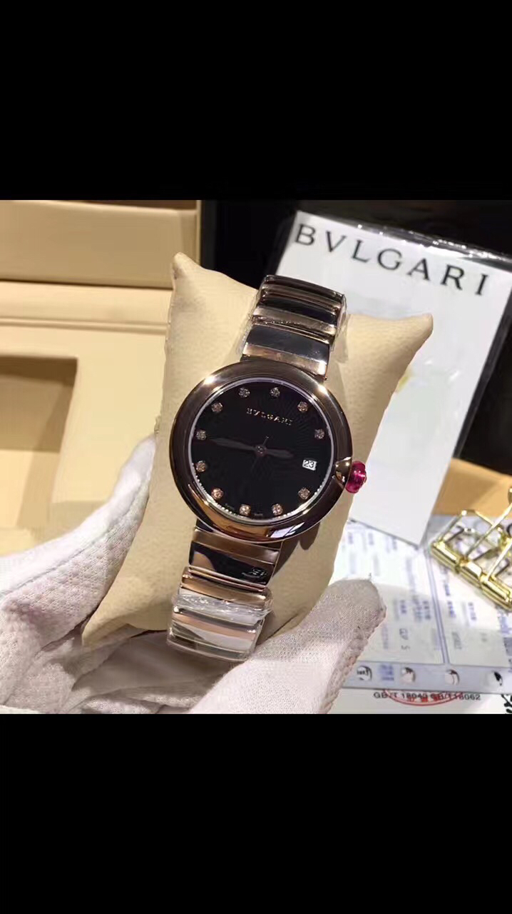 Bvlgari Lvcea stainless steel case and bracelet, silver dial 33mm Women's Quartz