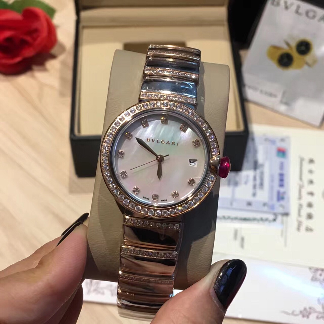Bvlgari Lvcea Rose gold tone case and bracelet, diamond bezel, colored dial 33mm Women's Quartz
