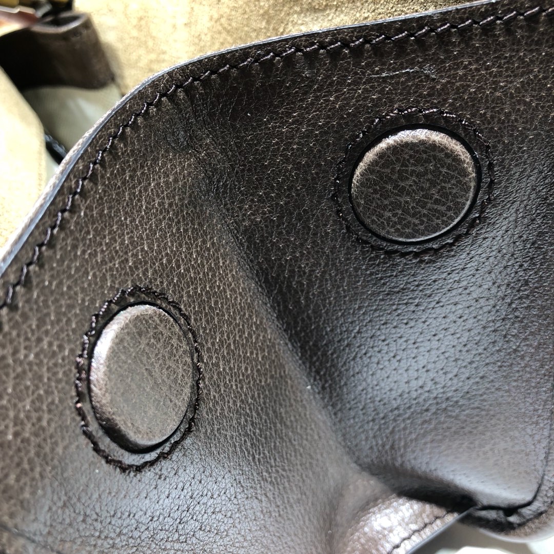 GUCCI古驰卡其色磨砂皮小号邮差包501050