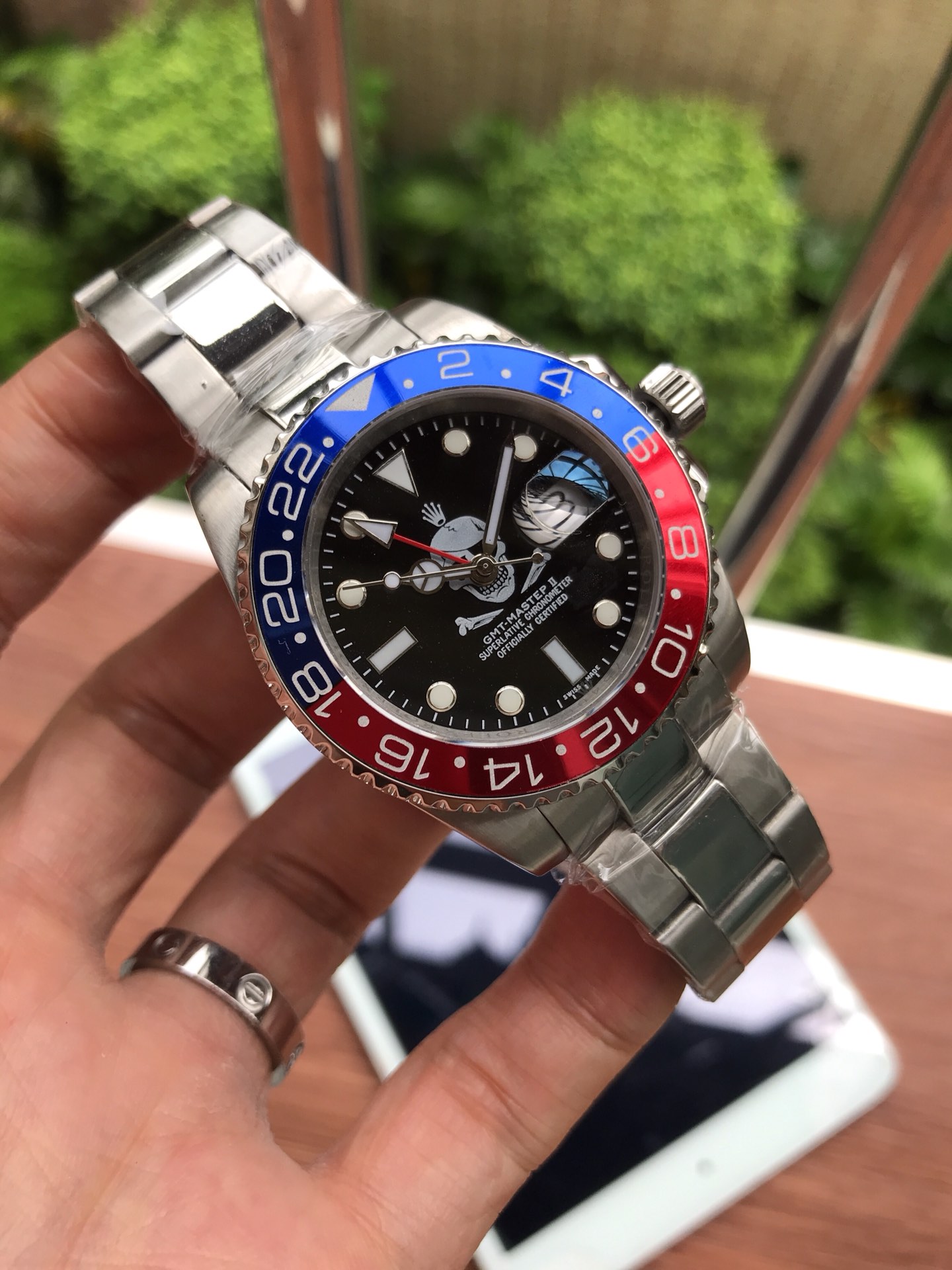 NO:764980,Rolex's latest bee/skull GMT-Master II-ROLEX men's watch, top-notch 100% genuine pearl machine, exquisite case, sapphire glass, original synchronization, super blue luminous, high-intensity waterproof, diameter 40mm&13mm, please look for the exclusive quality of luxury street, rolex19860909劳力士最新款蜜蜂/ 骷髅格林尼治II-ROLEX男士腕表顶级百分之百正明珠机械精美壳套蓝宝石玻璃原版同步超强蓝夜光高强度防水直径40mm&13mm 请认准奢华街独家品质,,rolex,Watch