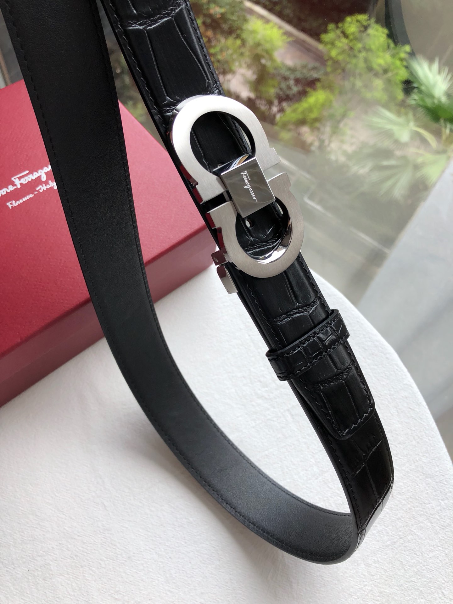 I0 Ferragamo 菲拉格慕 意大利男士腰带3.5cm头层牛皮压印鳄鱼纹理,专柜精品双圈金属扣,精致的选择