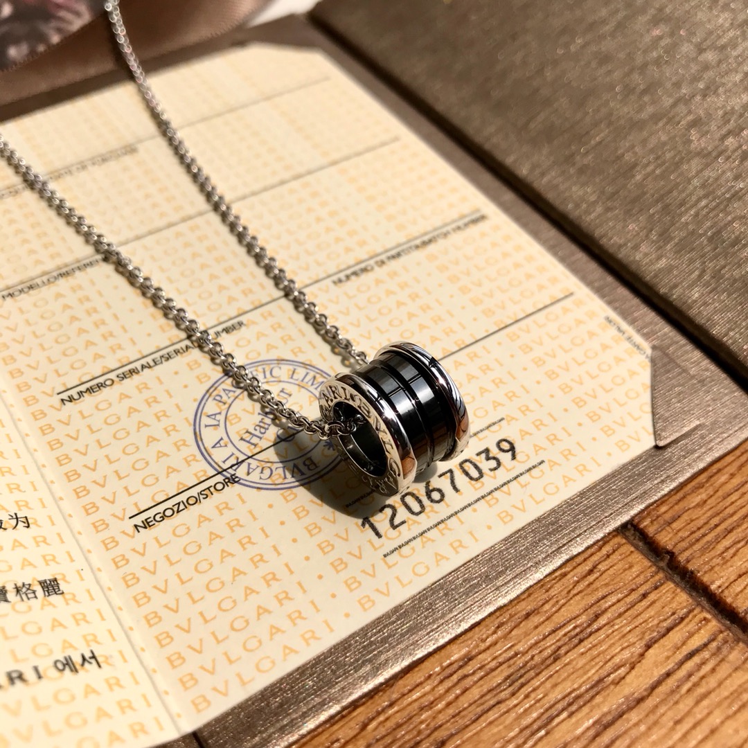 1536152338 3859650874 2