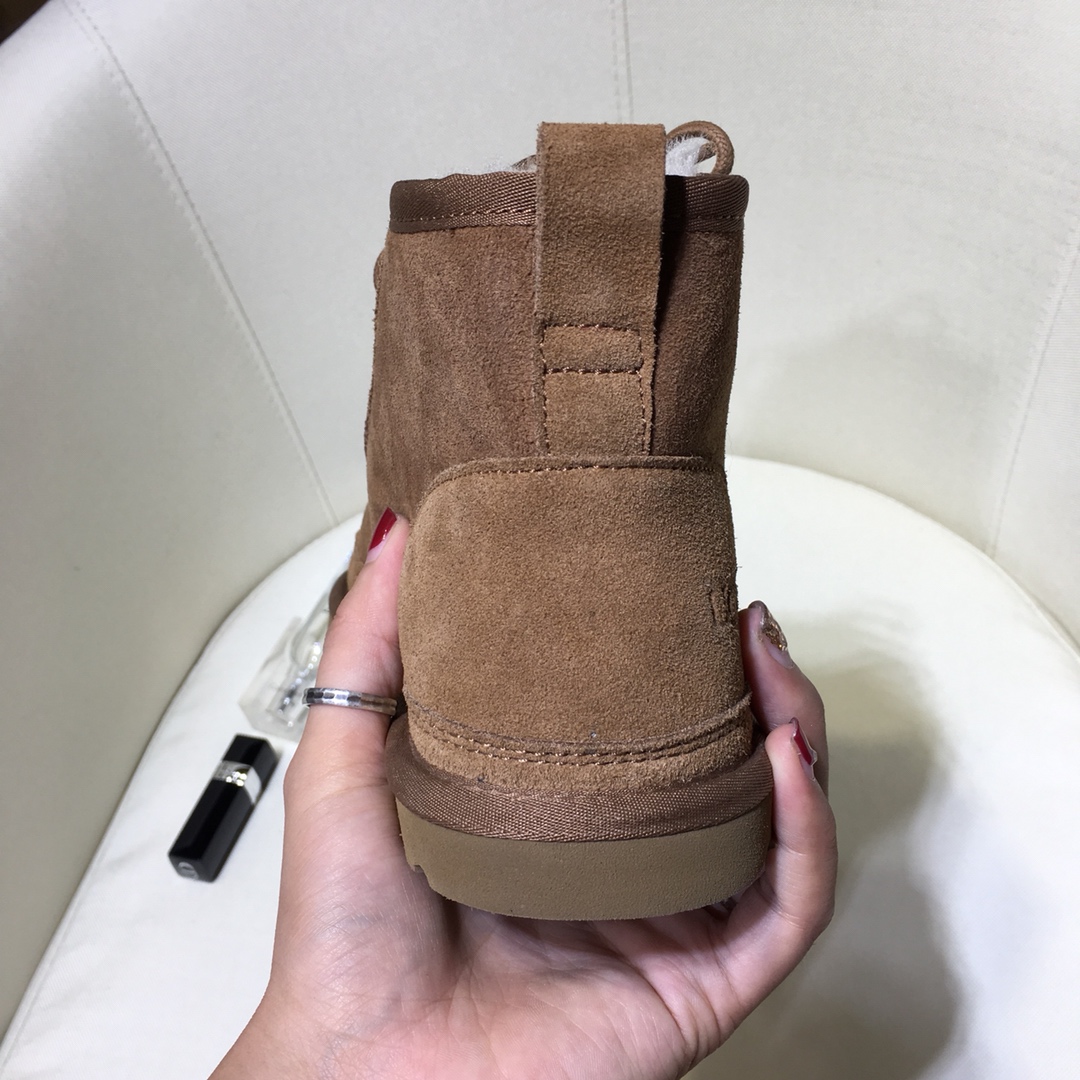 UGG3236 经典情侣👫靴，情侣必备之靴🎁 不是一般市场仿货可比的 [玫瑰]鞋面为🐑 澳洲进口A级防水