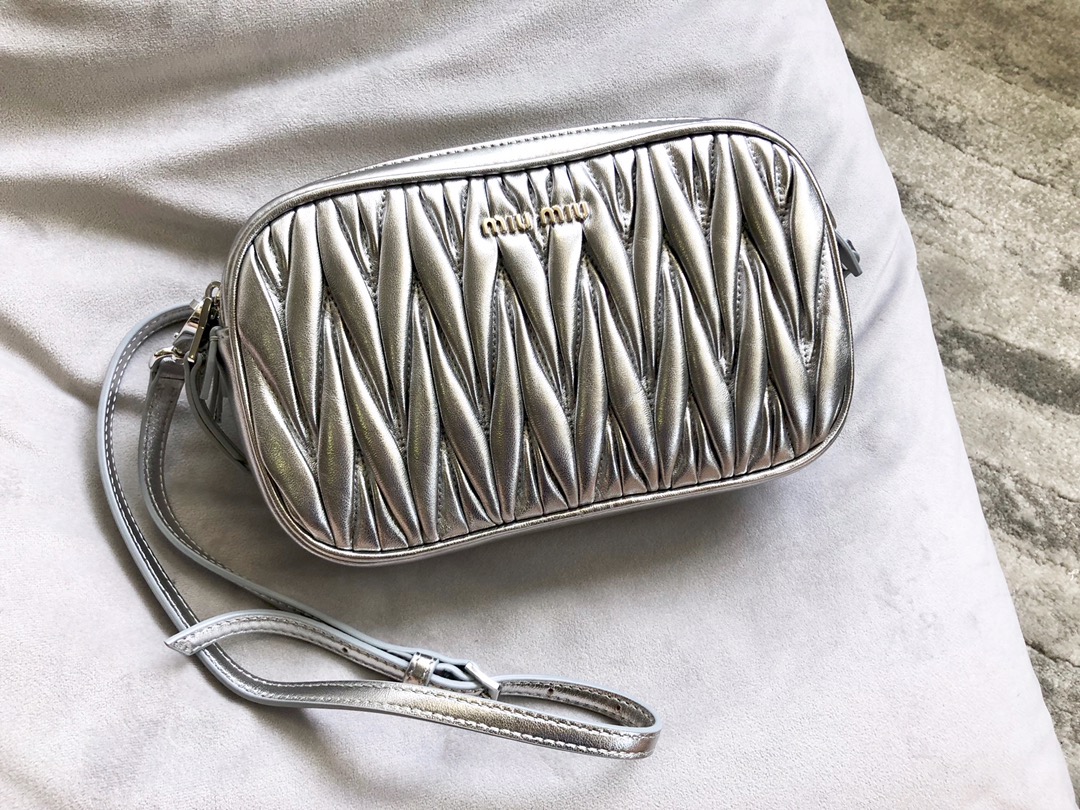 MIUMIU缪缪Matelasse顶级进口小羊皮斜挎包5BH539