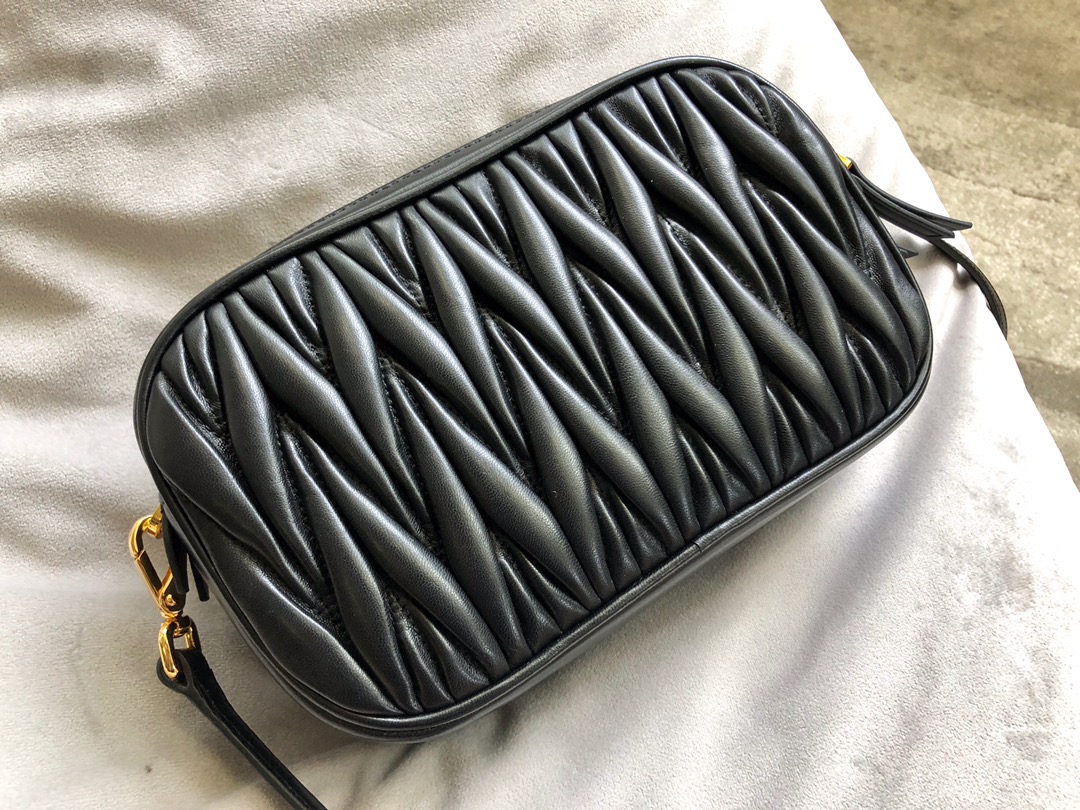 MIUMIU缪缪Matelasse顶级进口小羊皮斜挎包5BH539