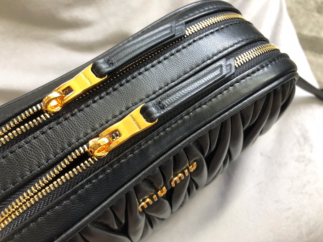 MIUMIU缪缪Matelasse顶级进口小羊皮斜挎包5BH539