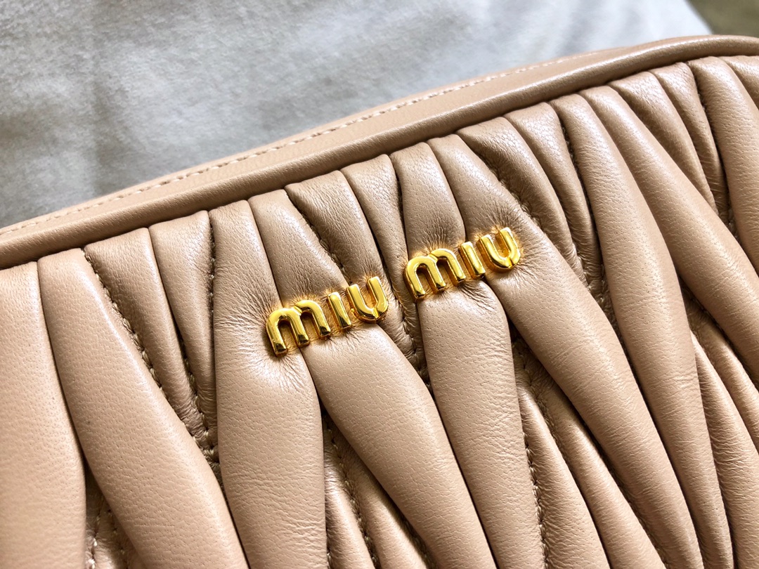 MIUMIU缪缪Matelasse顶级进口小羊皮斜挎包5BH539