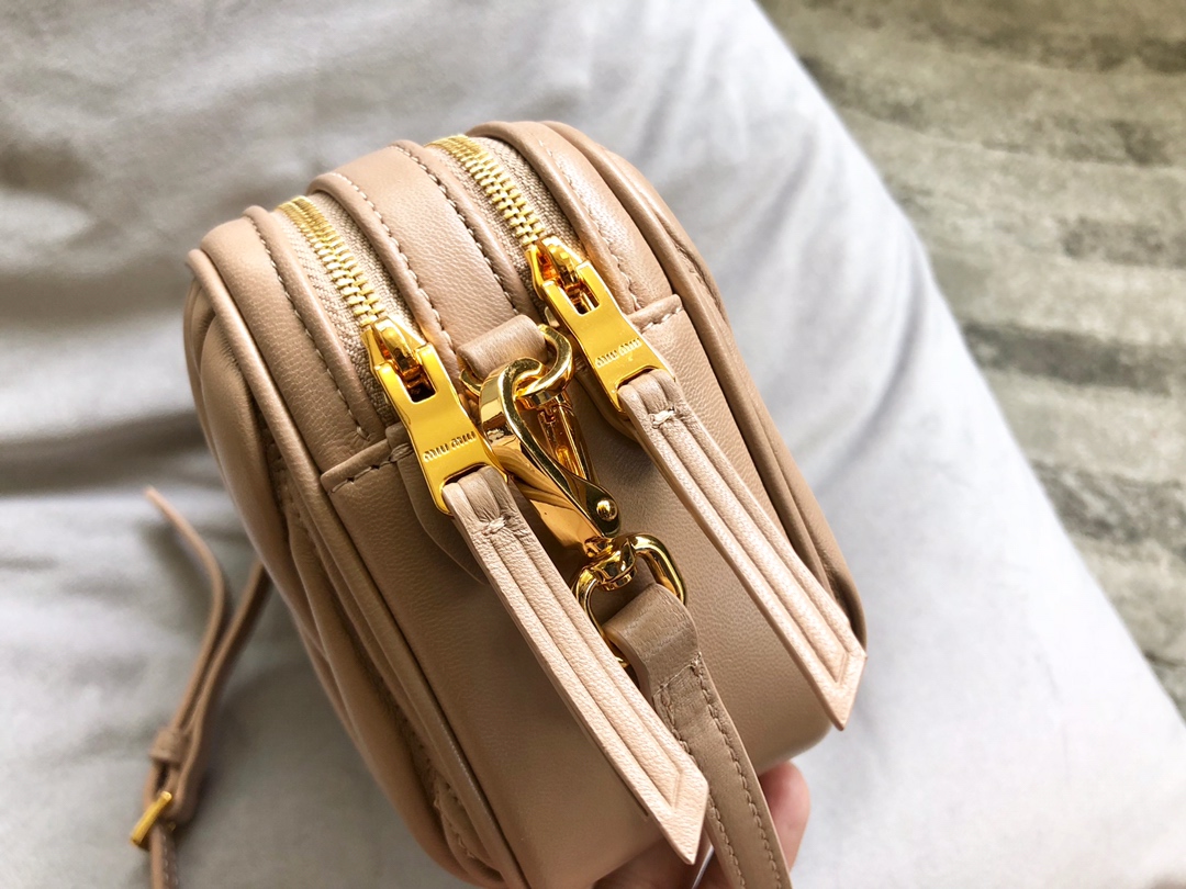 MIUMIU缪缪Matelasse顶级进口小羊皮斜挎包5BH539