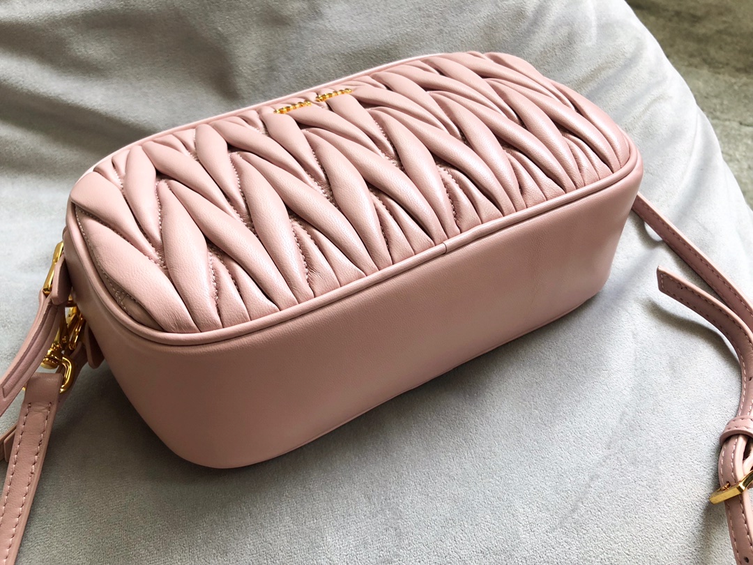 MIUMIU缪缪Matelasse顶级进口小羊皮斜挎包5BH539