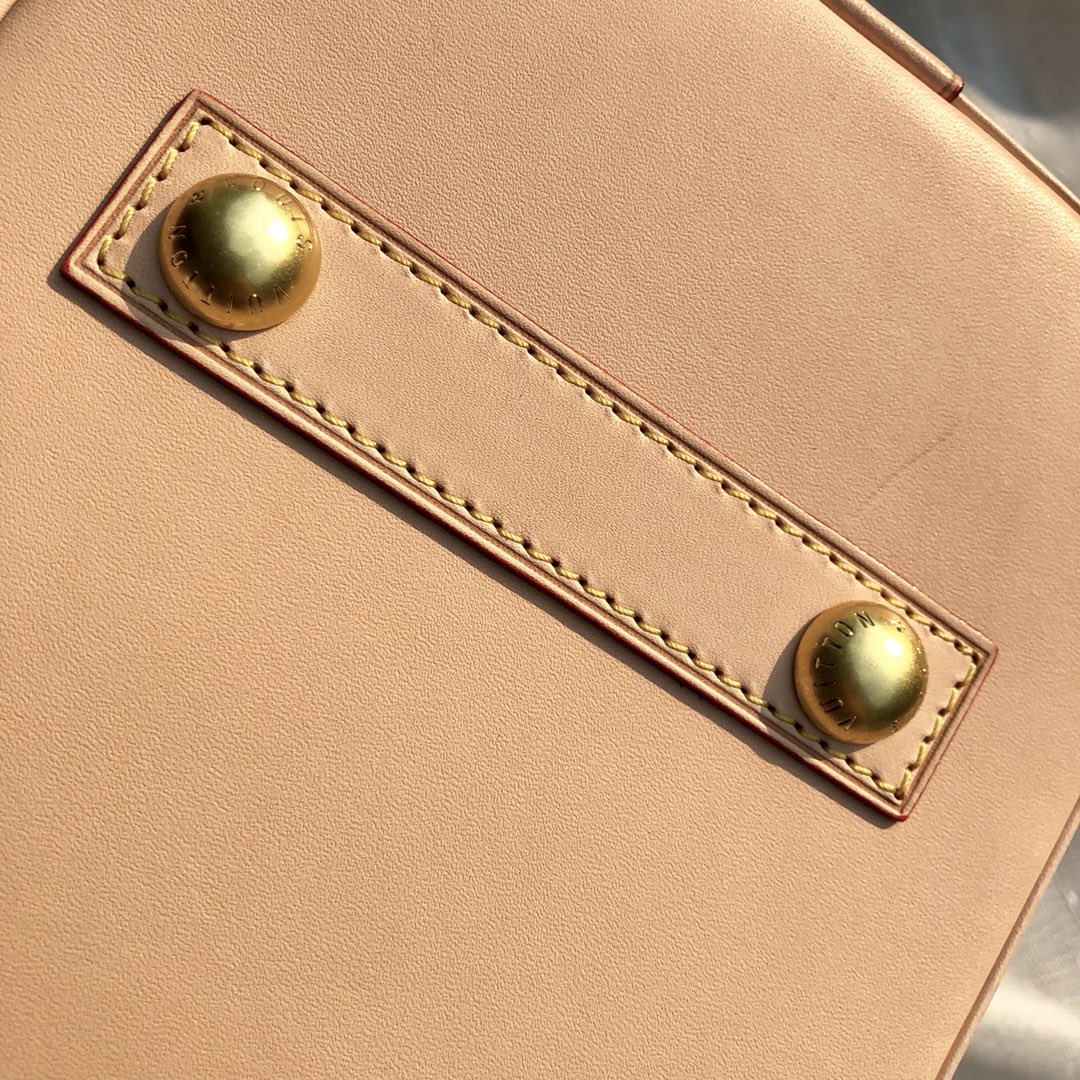 Louis Vuitton LV Alma 老花贝壳包 M53151