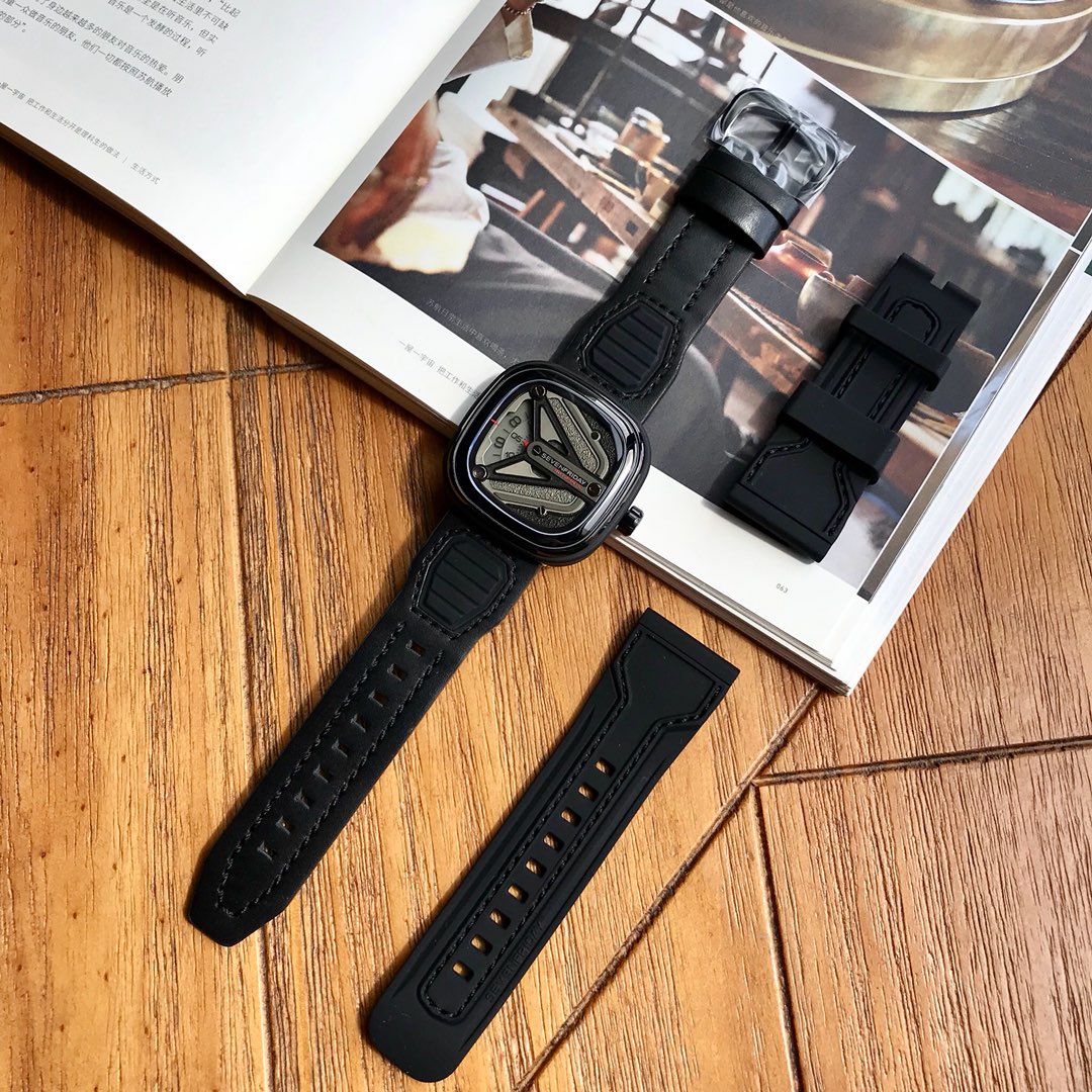 Часы SevenFriday