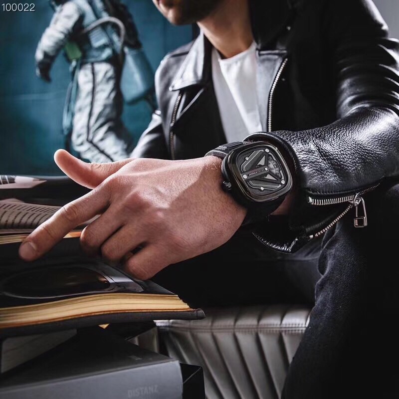 Часы SevenFriday