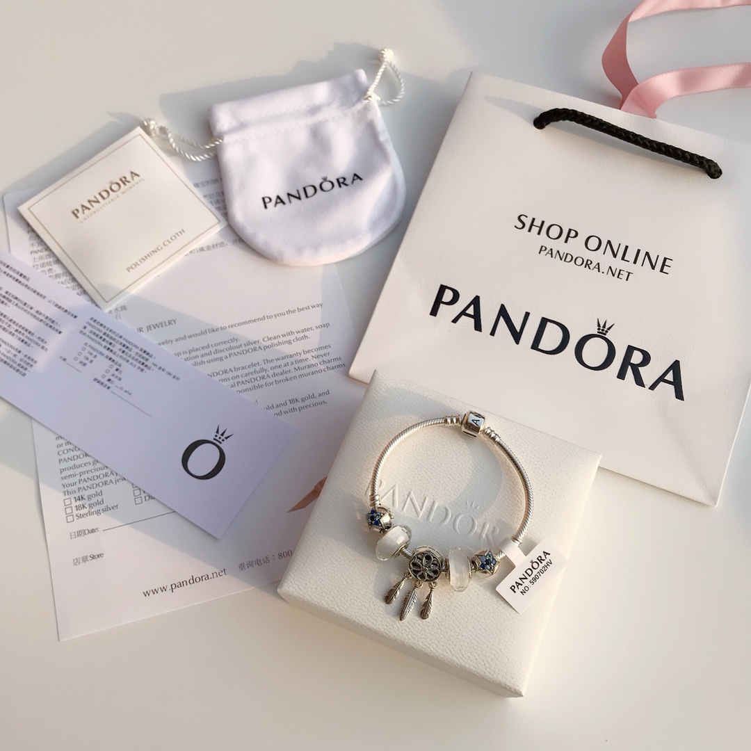 NO:103596,PANDRA DIY bracelets, quality is specialized!  Each bead is polished and polished by a machine, and then it is hand-made and exquisitely decorated by professional masters, or colored with enamel craftsmanship. Regardless of the shape, size, or even weight, the beads are compared with the counter, giving you the same quality and a more preferential price, allowing you to enjoy the fun brought by fashion brands!  Material of Thai silver imported rhinestone glass; size 16-21cm [recommended to add 2 or 3 sizes to clean hand circumference], Pandora finished bracelet, bracelet19860909PANDRA·潘多拉DIY手串 品质可以专柜！每颗珠子都经过机器细腻打磨抛光,再由专业师傅纯手工精致镶钻,或珐琅工艺上色等.珠子不管形状大小,甚至重量,都对比专柜,给你一样的品质,更优惠的价格,让你享受时尚大牌带来的乐趣！ 材质泰银进口水钻琉璃； 尺寸16-21cm【建议净手围加2或3个尺寸】,潘多拉成品手镯,bracelet,Jewelry