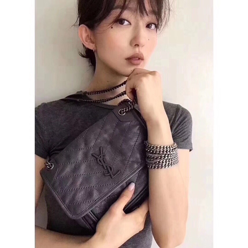 YSL Niki 22CM 邮差包 633151深灰色/银链