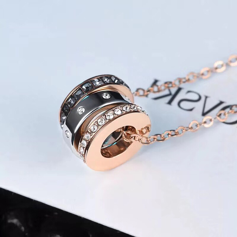 Bvlgari Sw@rovski三环专业转运链坠 有点宝格丽风 比宝格丽更 些 透明密镶仿水晶的线条