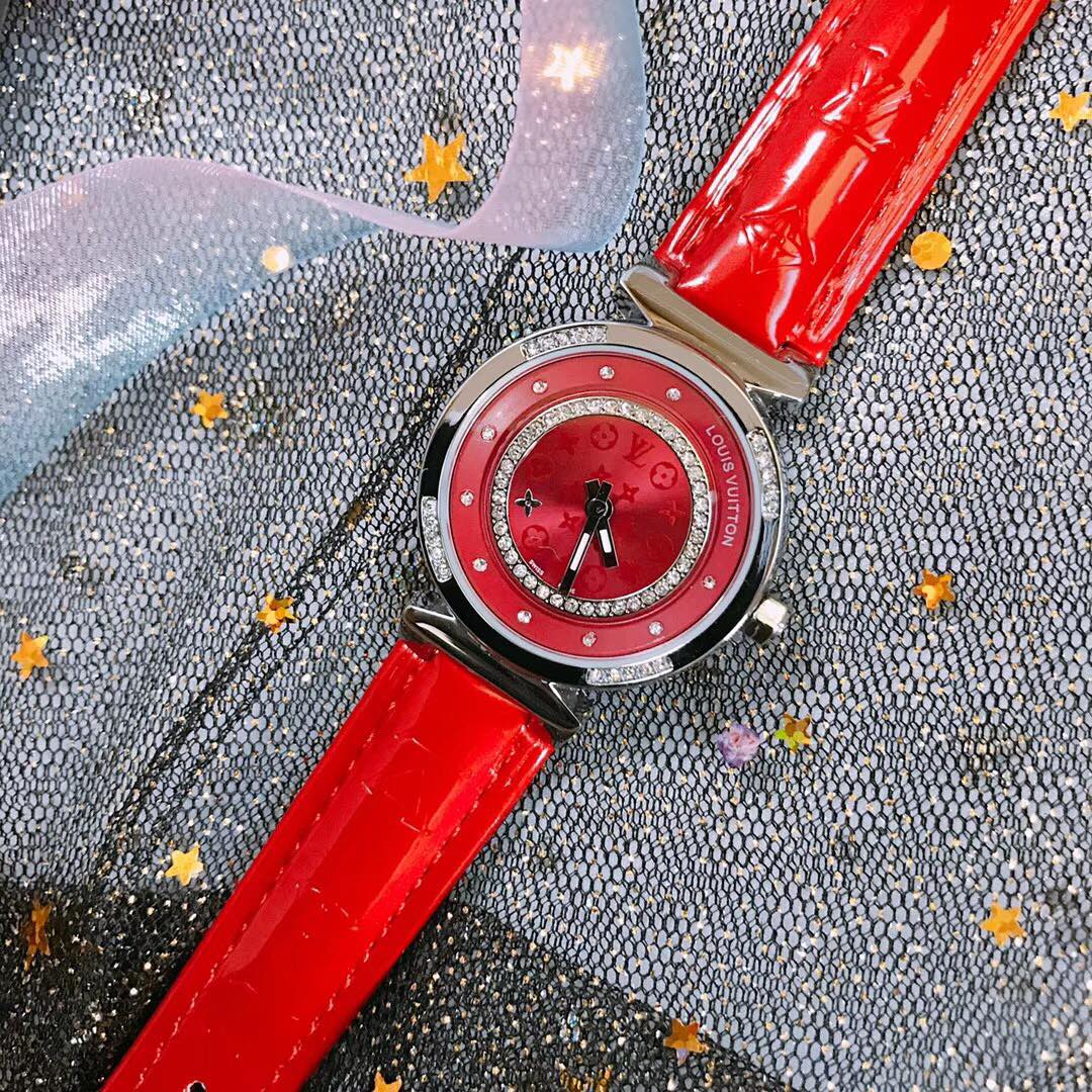 Fashionable Louis Vuitton Girl’s Stone Wristwatch with Monogram Flower Symbol: A Must-Have Accessory. - 图片 5
