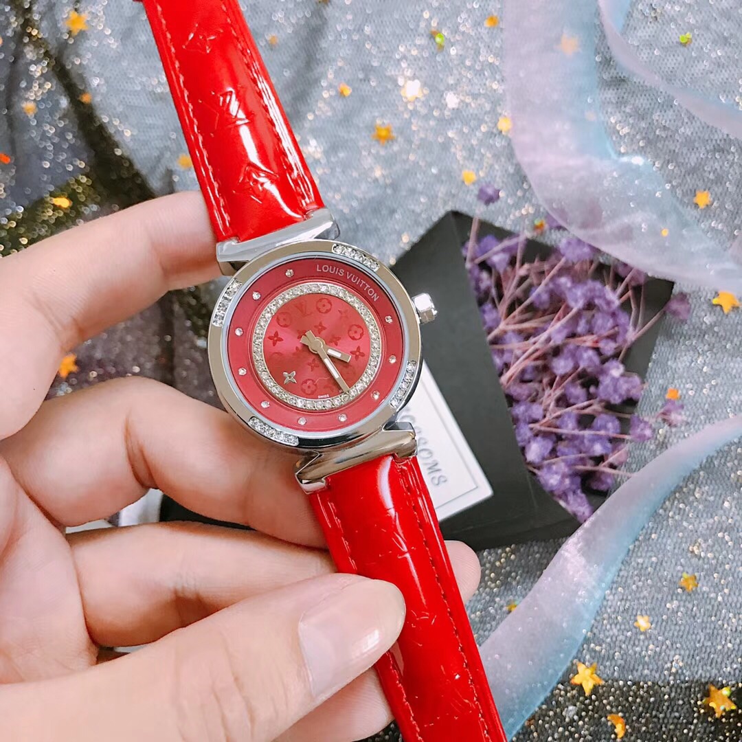 Fashionable Louis Vuitton Girl’s Stone Wristwatch with Monogram Flower Symbol: A Must-Have Accessory. - 图片 3