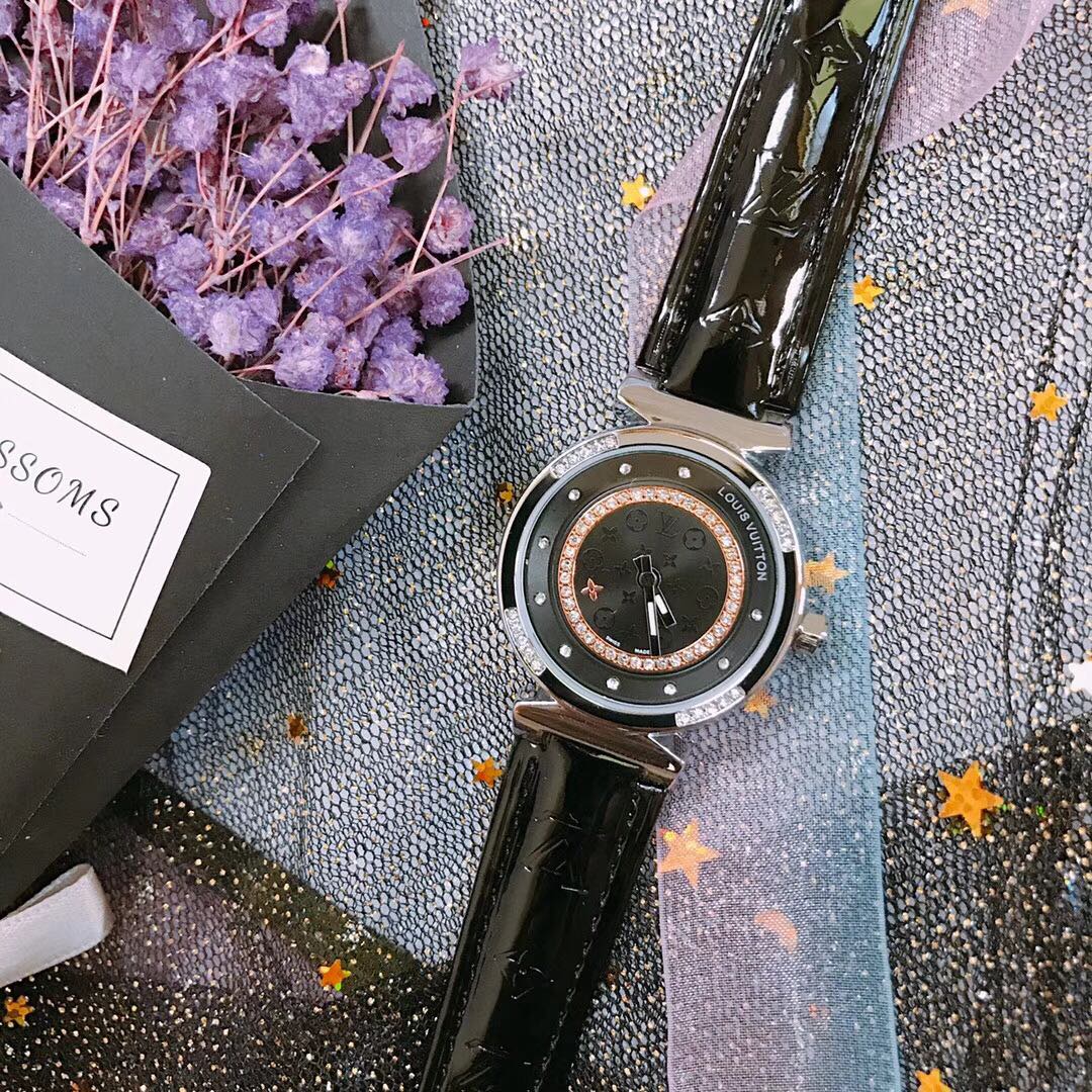 Fashionable Louis Vuitton Girl’s Stone Wristwatch with Monogram Flower Symbol: A Must-Have Accessory. - 图片 6