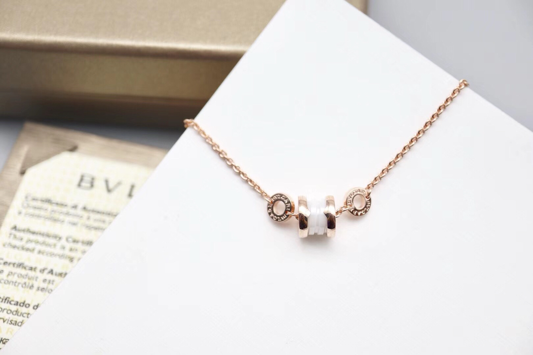 Bvlgari 纯银925宝格丽手链、宝格丽Diva白陶瓷、黑陶瓷按照18k真金 完美克制出来的