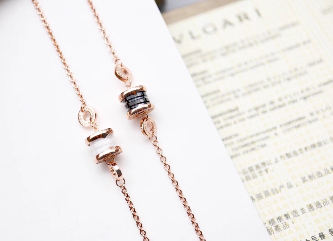 Bvlgari 纯银925宝格丽手链、宝格丽Diva白陶瓷、黑陶瓷按照18k真金 完美克制出来的