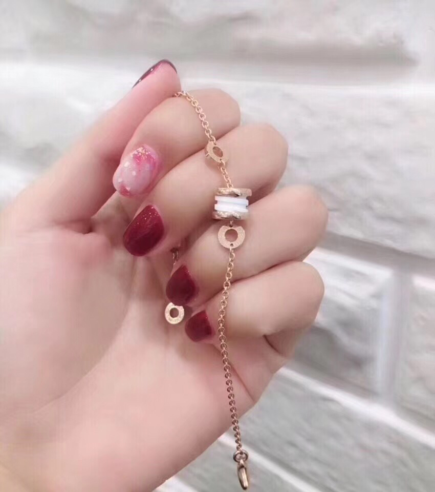 Bvlgari 纯银925宝格丽手链、宝格丽Diva白陶瓷、黑陶瓷按照18k真金 完美克制出来的