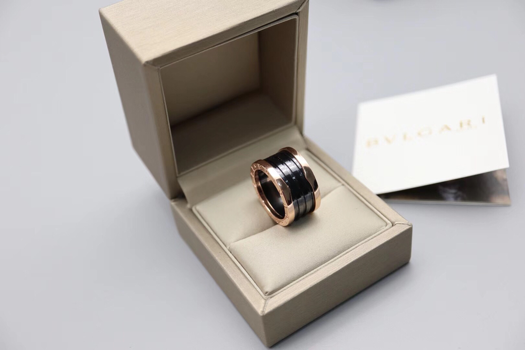 Bvlgari 宝格丽 宽版 陶瓷戒指 玫瑰金、黑陶瓷