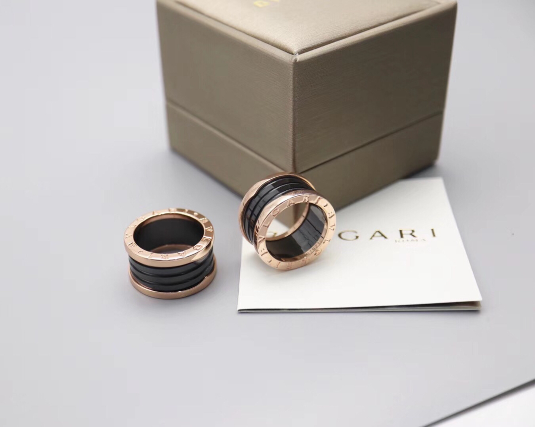 Bvlgari 宝格丽 宽版 陶瓷戒指 玫瑰金、黑陶瓷