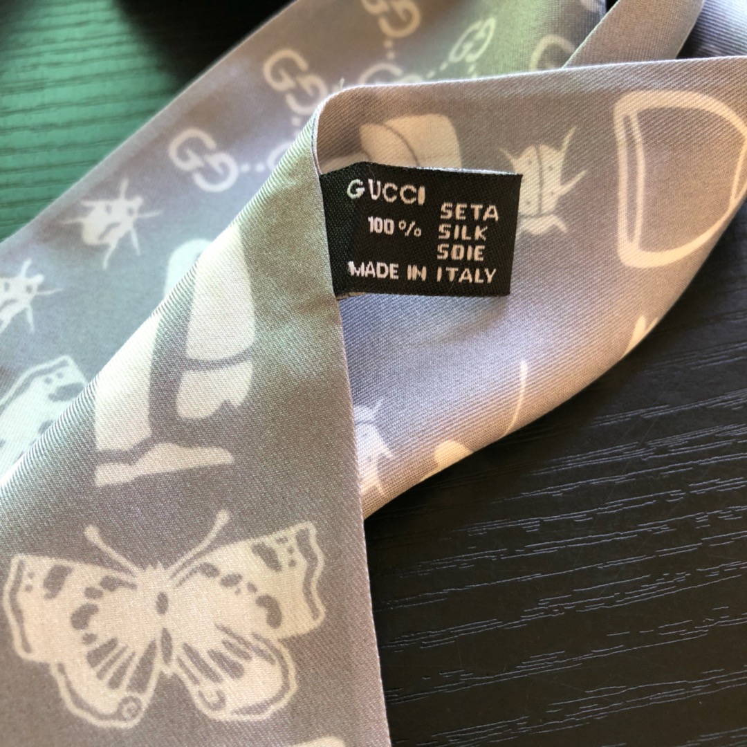 批55款式多多任挑任选古奇Gucci最新双层束发带~绑带.领结.飘带各种多用途‼️🔥国内官网也上架了‼️😉牛逼‼️独家正品批次  大货年前装船发走了  剩余的数量不多  自留‼️绝对可以用万年 手慢无‼️SVIP推荐‼️】和专柜的价格比，真心是买到偷着乐哈😂真心的越看越好看‼️而且多way用法，随便怎么搭配都好有腔调.超级柔软💟7.5*120顶级进口双层真丝小飘带👑