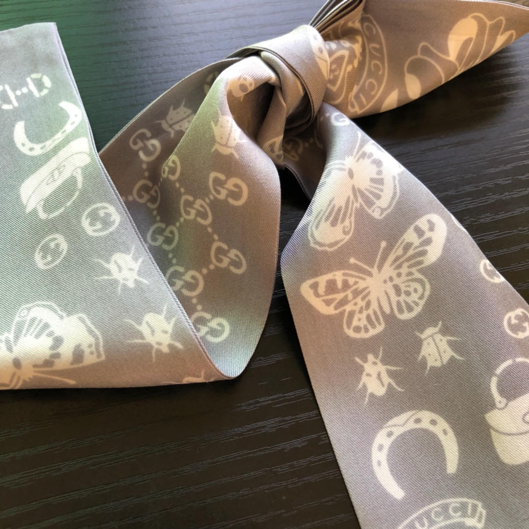 批55款式多多任挑任选古奇Gucci最新双层束发带~绑带.领结.飘带各种多用途‼️🔥国内官网也上架了‼️😉牛逼‼️独家正品批次  大货年前装船发走了  剩余的数量不多  自留‼️绝对可以用万年 手慢无‼️SVIP推荐‼️】和专柜的价格比，真心是买到偷着乐哈😂真心的越看越好看‼️而且多way用法，随便怎么搭配都好有腔调.超级柔软💟7.5*120顶级进口双层真丝小飘带👑