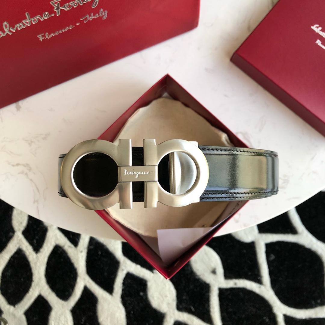 P190🚀代购正品级 Salvatore Ferragamo菲拉格慕 男士腰带。专柜品质 支持官网nfc芯片扫描认证！采用原厂皮料 进口牛皮 皮带宽度3⃣5⃣MM 可调式皮带，配有金属Gancini扣饰，为时尚造型增添一丝精致格调  追求高端入