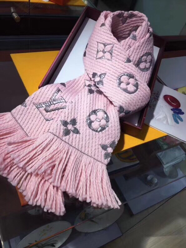 粉银。想买便宜货的围观就好[呲牙]买过ZP的来哭一会😢工艺全面提升 真正的代工厂品质 欢迎ZG对比经典唐